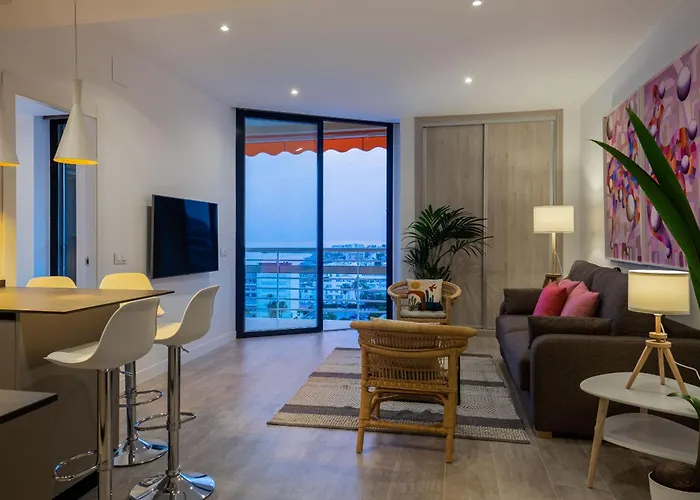 Precioso Con Fabulosas Vistas Al Mar *